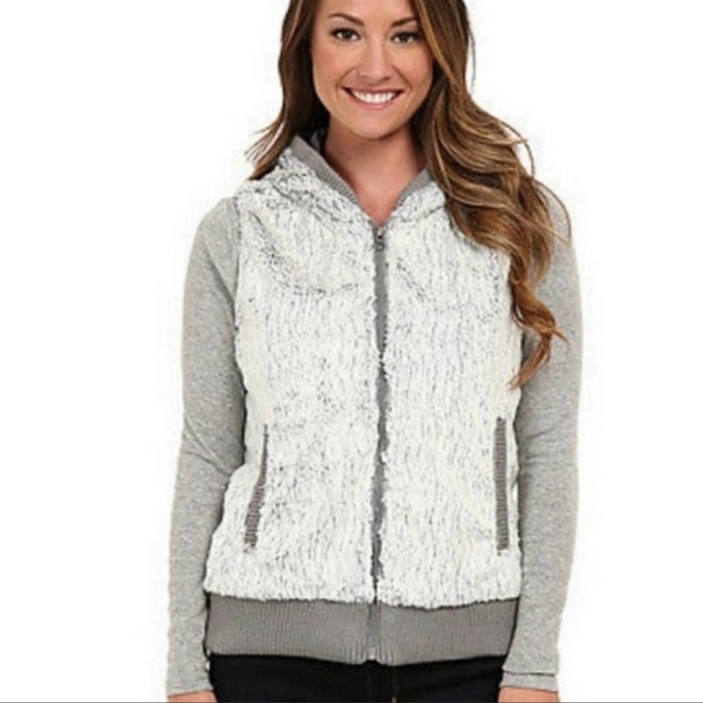 Patagonia Conejo Faux Zip Hooded Fur Vest in Gray